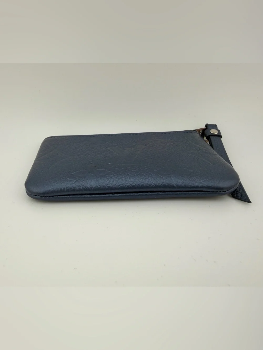 AUTHENTIC Louis Vuitton Key Cles Embossed Monogram Navy Nacre